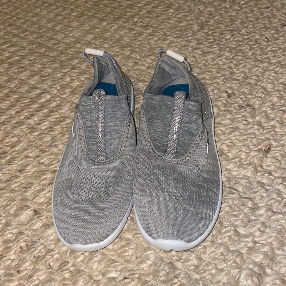 Women’s speedo water shoes / surfwalker size 7/8